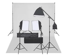 Fotostudijos rinkinys su apšvietimo rinkiniu ir fonu