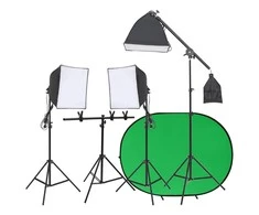 Fotostudijos rinkinys su apšvietimo rinkiniu ir fonu