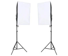 Fotostudijos rinkinys su apšvietimo rinkiniu ir fonu