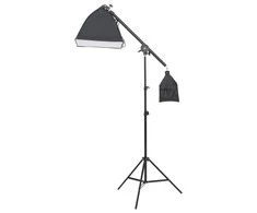 Fotostudijos rinkinys su šviestuvais, fonu ir reflektoriumi