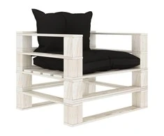 Sodo sofa iš palečių su juodos spalvos pagalvėmis, mediena