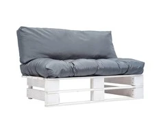 Sodo sofa iš palečių su pilkomis pagalvėlėmis, pušies mediena