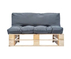 Sodo sofa iš palečių su pilkomis pagalvėlėmis, pušies mediena