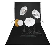 Studijos komplektas su šviestuvais/skėčiais/fonu/reflektoriumi