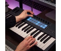 Novation FLKEY 37 - MIDI klaviatūra, skirta FL Studio programinei įrangai, 37 klavišai.