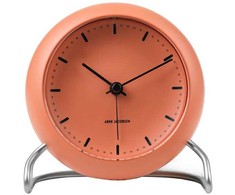 Arne Jacobsen Clocks Arne Jacobsen - Miesto rotušės stalo laikrodis - Ø11 cm - Raudonas