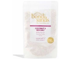 Bondi Sands – Atogrąžų romo, kokosų ir jūros druskos kūno šveitiklis 250 g