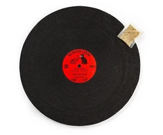 Kikkerland - Record Cat Scratcher - 13 inches