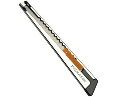 FISKARS METALINIS PEILIS SU IŠSTUMIAMU 9mm GELEŽTE
