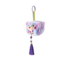 REBEL BEAR Pliušinis pakabutis „Good Luck“, 8 cm