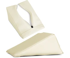Pleišto formos masažo pagalvėlė Habys Satin Comfort 20×15×10 cm, smėlio spalvos