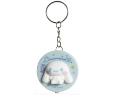 Blue Sky Studios „Cinnamoroll“ šviečiantis raktų pakabukas