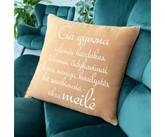 Dekoratyvinė pagalvėlė "Čia gyvena tikra meilė"