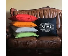 Dekoratyvinė pagalvėlė "Šeima"