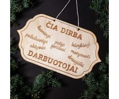 Graviruota medinė lentelė "Čia dirba geriausi darbuotojai"