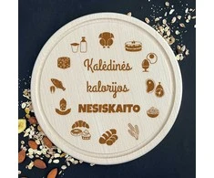Graviruota medinė pjaustymo lentelė "Kalėdinės kalorijos nesiskaito"