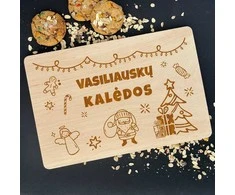 Graviruota medinė pjaustymo lentelė "Kalėdos" su Jūsų pasirinkta pavarde
