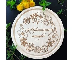 Graviruota medinė pjaustymo lentelė "Mylimiausiai mamytei"