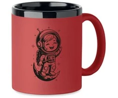 Graviruotas puodelis "She is an astronaut"