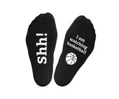 Kojinės su spauda ant padų "I am watching basketball"