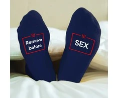 Kojinės su spauda ant padų "Remove before sex"