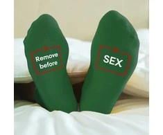Kojinės su spauda ant padų "Remove before sex"