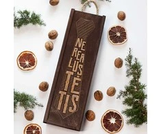 Medinė butelio dėžė "Nerealus tėtis"