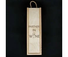 Medinė butelio dėžė "Partner in wine"