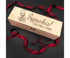 Medinė butelio dėžė "Šypsokis - čia yra vyno"