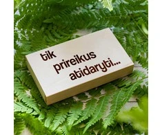 Medinė pinigų dėžutė "Prireikus atidaryti"