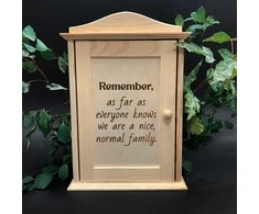 Medinė raktų dėžutė "Normal family"