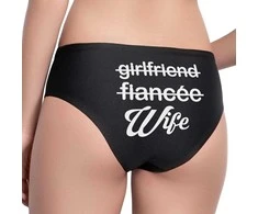 Moteriški apatiniai su spauda nugaroje "Wife"