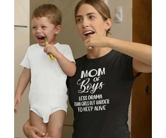 Moteriški marškinėliai "Mom of boys"