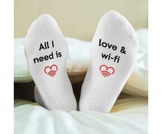 Moteriškos kojinės su spauda ant padų "Love &amp; Wifi"