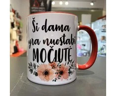 Puodelis "Ši dama yra nuostabi močiutė"