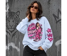 Unisex pastelinis džemperis "Chase dreams, not people"