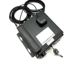 Digitalas MDVR-4F-904SD4G profesionalus kompaktiškas 4G/GPS automobilinis vaizdo registratorius