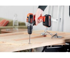 Black &amp; Decker Juodas &amp; Decker Suktuvas-gręžtuvas Juodas &amp; Decker BCD001C1-QW; 18 V; 1x1,5 Ah akum.+ pakrovėjas