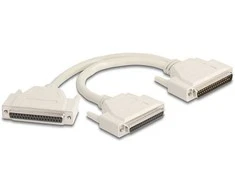 Delock Adapteris Y-Kabelis Splitter D-Sub 37 Pin Stecker zu 2 x D-Sub 37 Pin Buchse mit Schrauben 30 cm