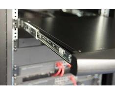 Digitus 19" LCD KVM-Konsole, 16-Port CAT 5, US-Tastatur
