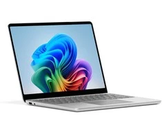 Microsoft „Surface Nešiojamas kompiuteris Copilot+PC“ 13 colių „Snapdragon® X Plus“ 16 GB / 256 GB UFS „PixelSense Flow“ ekranas WUXGA lietimui jautrus platininis ekranas