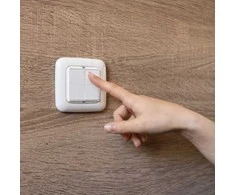 „Shelly Shelly Plug &amp; Play“ „BLU Wall“ jungiklis 4 adapteriai „Busch-Jaeger Baltas“