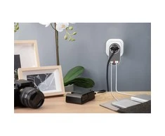 „Digitus“ universalus USB įkroviklis su 2 x USB-A lizdais ir integruotu lizdu | DA-70617