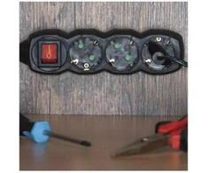 Emos Ilgiklis 4 lizdų 5.0m su įžeminimu, su jungikliu (juodas) 1.5mm²