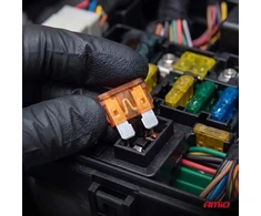 Automobiliniai plokštieji saugikliai standard 3 vnt. 5A amio-05103