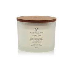 Chesapeake Bay Candle 3 dagčių žvakė – Peace &amp; Tranquility (Cashmere Jasmine)