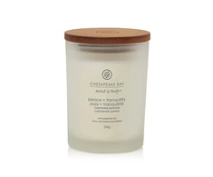 Chesapeake Bay Candle vidutinė žvakė – Peace &amp; Tranquility (Cashmere Jasmine)