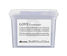 Davines Essential Haircare LOVE Smoothing Conditioner glotninamasis kondicionierius nepaklusniems plaukams, 250 ml