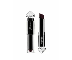 „Guerlain La Petite Robe Noire“ ilgai išliekantys kreminiai lūpų dažai „74 Plum Passion“ 2,8 g