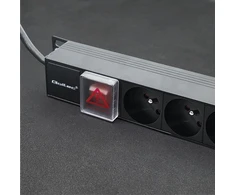 Aliumininis maitinimo juostelė pdu skirtas stovo 16a 16 x prancūzų vertikalus 18 m Qoltec